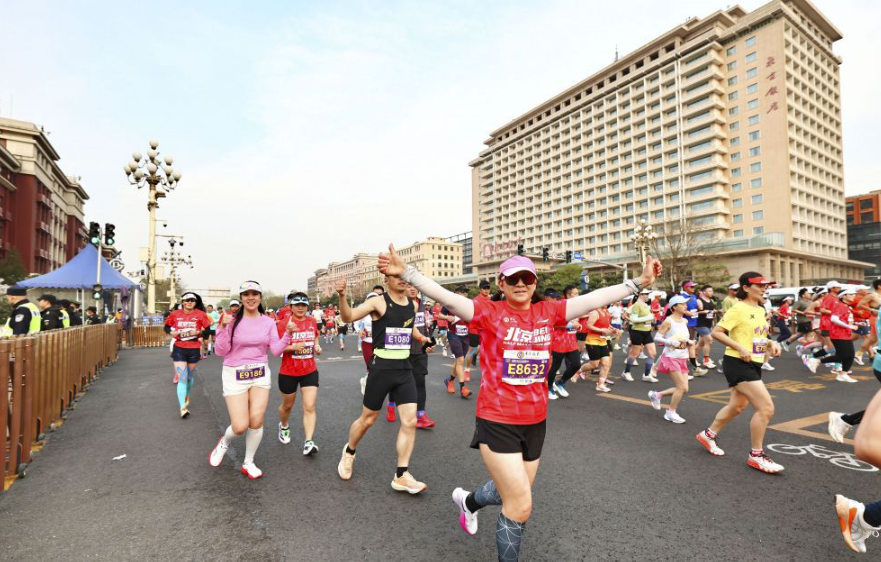 米乐足球M6陪你一起追逐足球梦想